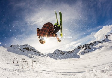 【开云官网】蒿俊闵婚姻危机引爆足坛，妻子发文宣布离婚，控诉出轨并怒斥第三者